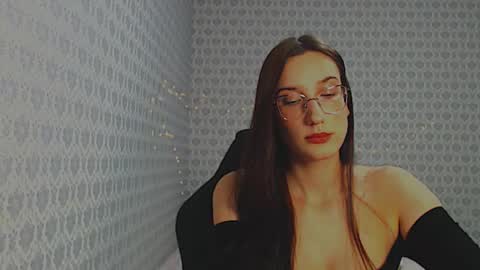 Milla online show from 11-08-25, 03:45