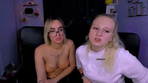 Snapshot of your_bunny12 chatting on 10-15-25, 03:01 your bunny12 online show from 10-15-25, 03:01