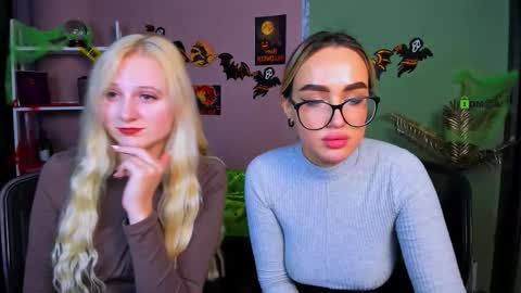 Snapshot of your_bunny12 chatting on 10-22-25, 02:06 your bunny12 online show from 10-22-25, 02:06