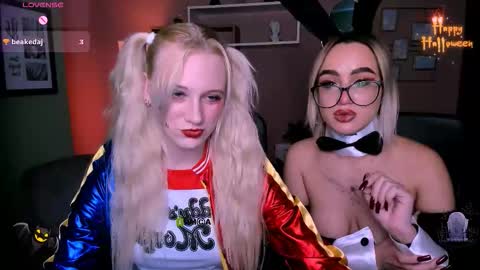 Snapshot of your_bunny12 chatting on 10-31-25, 10:05 your bunny12 online show from 10-31-25, 10:05