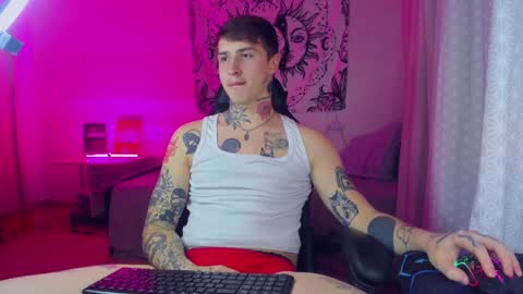 Hey my names Eric Would love to know each other better online show from 12-03-24, 08:17