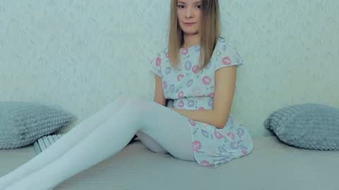 Lily online show from 01-10-25, 04:44