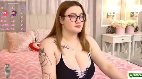 Snapshot of your_dream_nancy chatting on 07-27-26, 01:07 Nancy online show from 07-27-26, 01:07