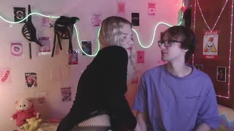 Snapshot of your_horny_friends chatting on 10-06-25, 03:53 Your Horny Friends online show from 10-06-25, 03:53