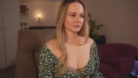 Snapshot of your_kat chatting on 12-03-24, 05:12 Katherine online show from 12-03-24, 05:12