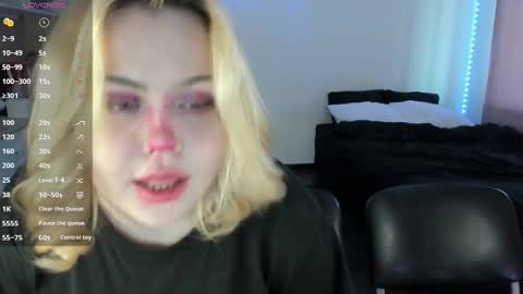 Snapshot of your_little_eva chatting on 03-09-25, 05:00 Eva online show from 03-09-25, 05:00