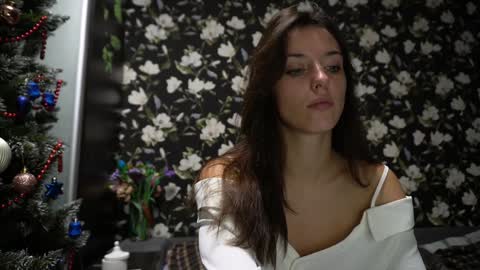 Snapshot of your_little_flexible_girl chatting on 12-20-24, 10:22 Meri online show from 12-20-24, 10:22