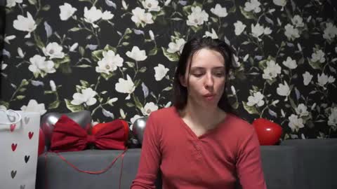 Snapshot of your_little_flexible_girl chatting on 02-15-25, 09:15 Meri online show from 02-15-25, 09:15