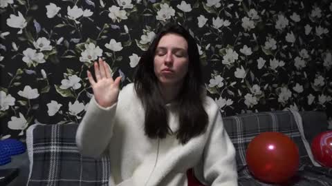 Snapshot of your_little_flexible_girl chatting on 02-22-25, 10:09 Meri online show from 02-22-25, 10:09