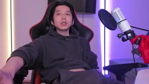 Han   online show from 10-18-25, 02:47