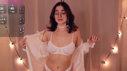 Snapshot of your_reward chatting on 02-18-25, 01:22 Luna online show from 02-18-25, 01:22