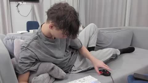 your_shy_guy online show from 02-19-25, 05:49
