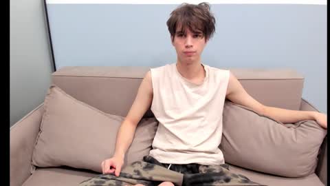 your_shy_guy online show from 09-29-25, 03:55