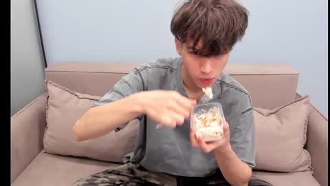 your_shy_guy online show from 10-18-25, 02:47