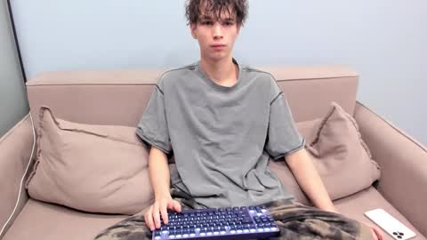 Snapshot of your_shy_guy chatting on 02-22-26, 09:13 your_shy_guy online show from 02-22-26, 09:13