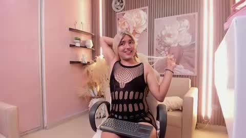 Snapshot of your_sissytrans chatting on 05-05-26, 11:24 NATASHA online show from 05-05-26, 11:24