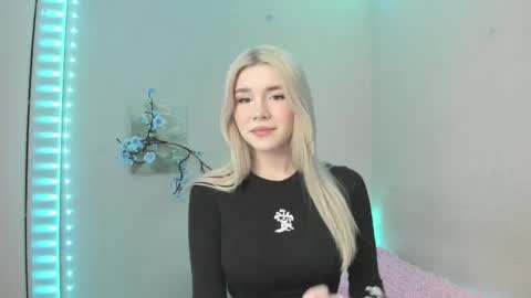 Snapshot of your_tender_doll chatting on 04-08-26, 12:49 Alice online show from 04-08-26, 12:49