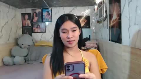 your_twinkletoes18 online show from 05-06-26, 12:21