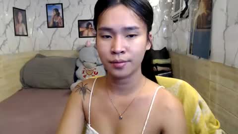 your_twinkletoes18 online show from 06-06-26, 04:55