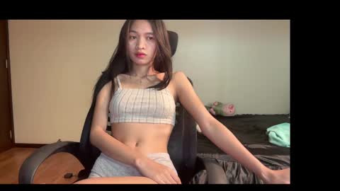 Snapshot of your_world_ chatting on 01-17-25, 08:13 your_world_ online show from 01-17-25, 08:13