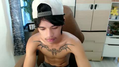 Snapshot of yourasian_eric chatting on 03-27-26, 02:17 yourasian_eric online show from 03-27-26, 02:17