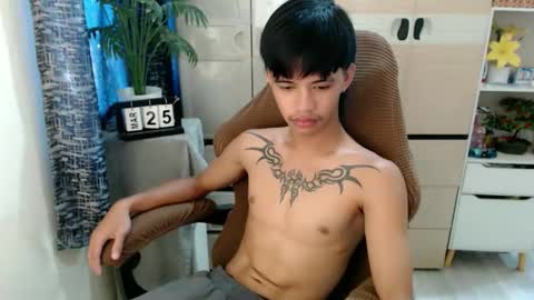 Snapshot of yourasian_eric chatting on 03-28-26, 12:32 yourasian_eric online show from 03-28-26, 12:32