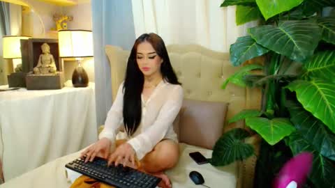 Snapshot of yourasiancockisontop chatting on 10-20-25, 11:10 kim online show from 10-20-25, 11:10