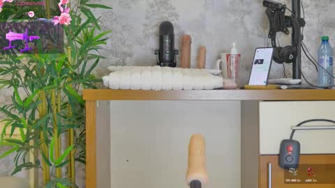 Snapshot of yourburnwish chatting on 10-14-25, 07:14 Anna online show from 10-14-25, 07:14