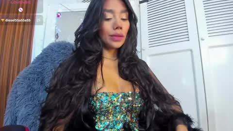 Selena online show from 12-21-24, 04:09