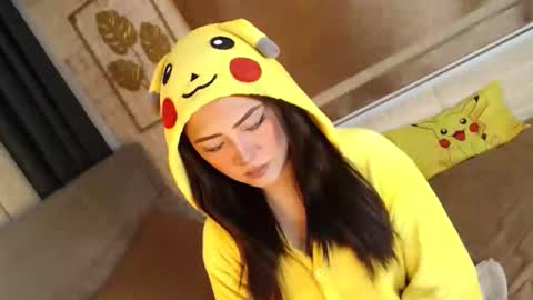 Snapshot of yourdevilsweettsx chatting on 10-06-25, 08:23 JEN online show from 10-06-25, 08:23