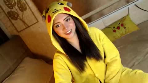 Snapshot of yourdevilsweettsx chatting on 12-19-25, 08:43 JEN online show from 12-19-25, 08:43