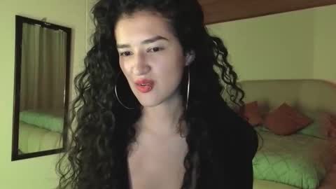 Snapshot of yourdreamgirl2025 chatting on 05-07-26, 11:54 yourdreamgirl2025 online show from 05-07-26, 11:54
