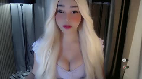 Snapshot of yourfavoratemaureen chatting on 11-07-25, 09:26 maureen love you online show from 11-07-25, 09:26