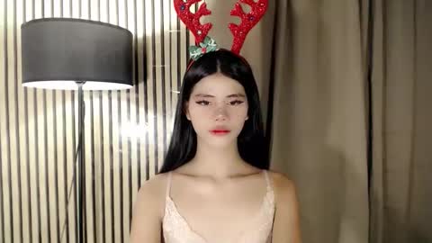 Vivian online show from 12-19-25, 08:05