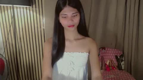 Snapshot of yourfavoratevivian chatting on 02-25-26, 01:15 Vivian online show from 02-25-26, 01:15