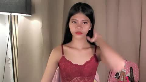 Snapshot of yourfavoratevivian chatting on 04-19-26, 11:07 Vivian online show from 04-19-26, 11:07