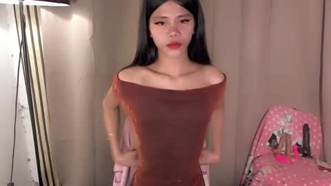 Snapshot of yourfavoratevivian chatting on 04-20-26, 10:33 Vivian online show from 04-20-26, 10:33