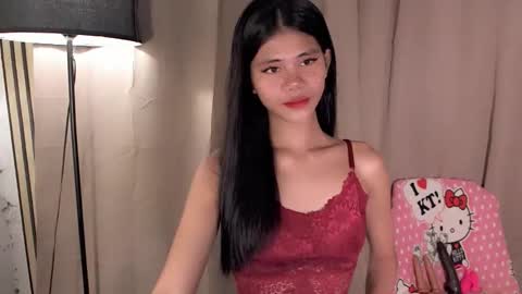 Snapshot of yourfavoratevivian chatting on 05-16-26, 08:11 Vivian online show from 05-16-26, 08:11