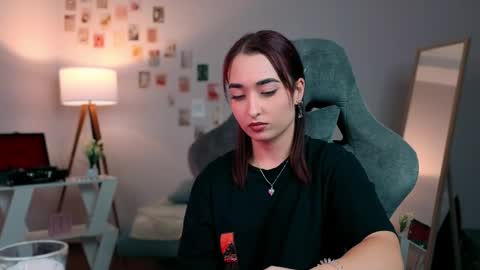 Snapshot of yourfitoviolett chatting on 09-18-25, 03:36 violett online show from 09-18-25, 03:36