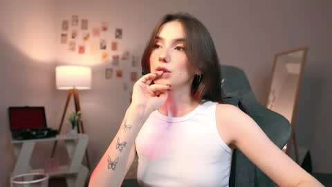 Chloe online show from 09-11-25, 08:20