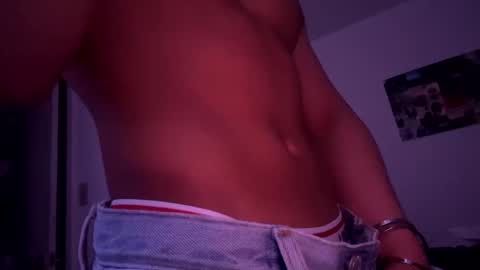 Snapshot of yourguyy21 chatting on 11-09-25, 08:12 yourguyy21 online show from 11-09-25, 08:12