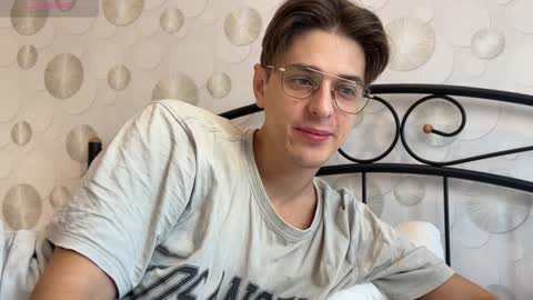 Snapshot of yourhotchristian chatting on 12-20-24, 07:12 Chris online show from 12-20-24, 07:12