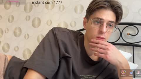 Snapshot of yourhotchristian chatting on 12-21-24, 07:13 Chris online show from 12-21-24, 07:13