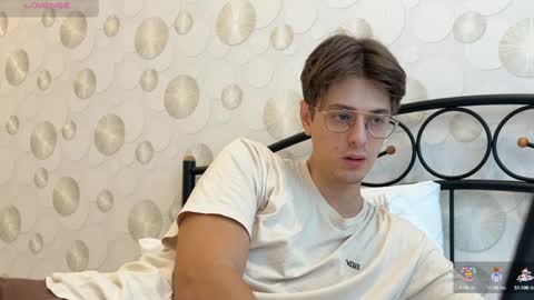 Snapshot of yourhotchristian chatting on 01-09-25, 07:21 Chris online show from 01-09-25, 07:21