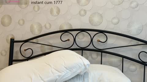 Snapshot of yourhotchristian chatting on 01-14-25, 07:27 Chris online show from 01-14-25, 07:27