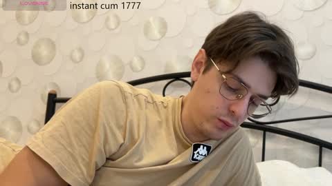 Snapshot of yourhotchristian chatting on 01-17-25, 07:41 Chris online show from 01-17-25, 07:41