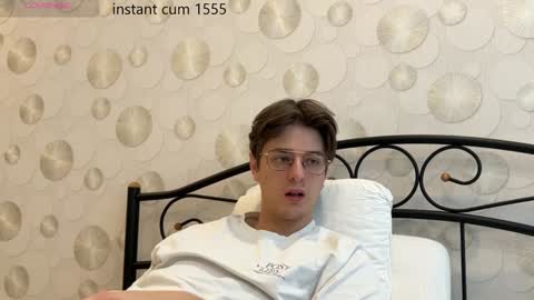 Snapshot of yourhotchristian chatting on 01-23-25, 09:18 Chris online show from 01-23-25, 09:18