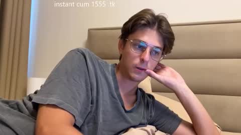 Snapshot of yourhotchristian chatting on 09-11-25, 07:30 Chris online show from 09-11-25, 07:30