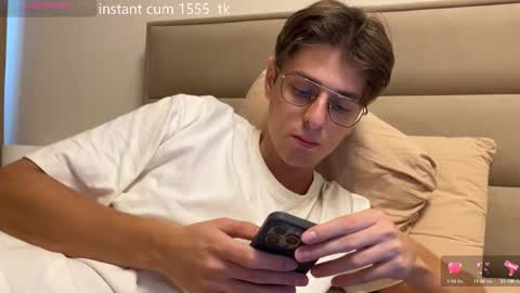 Snapshot of yourhotchristian chatting on 09-30-25, 07:46 Chris online show from 09-30-25, 07:46