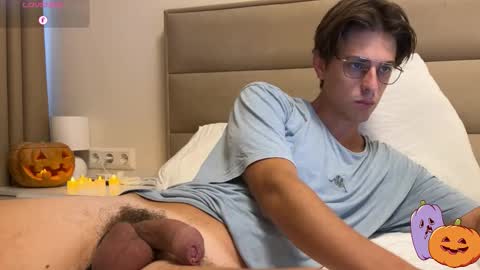 Snapshot of yourhotchristian chatting on 10-30-25, 06:48 Chris online show from 10-30-25, 06:48